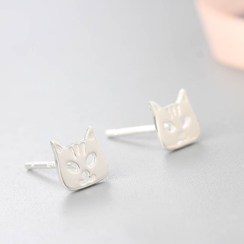 925 Sterling Silver Cute Cat Shape Stud Earrings