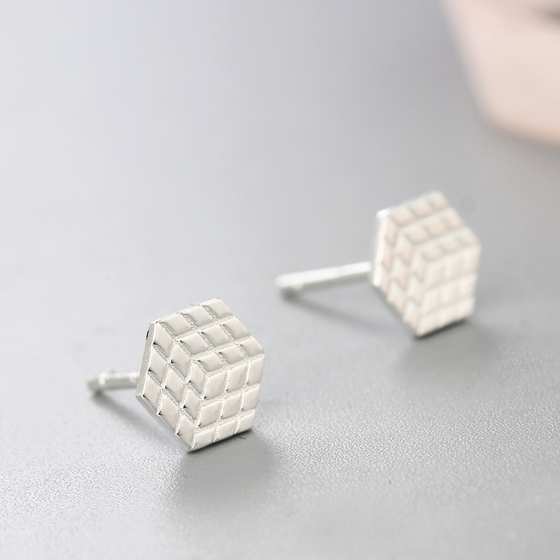 925 Sterling Silver Beautiful Oval Shape Stud Earrings
