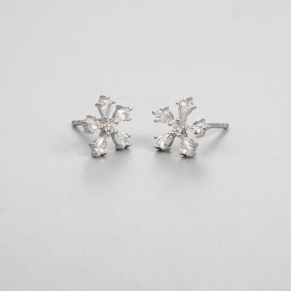 925 Sterling Silver CZ Stone Snowflake Stud Earrings