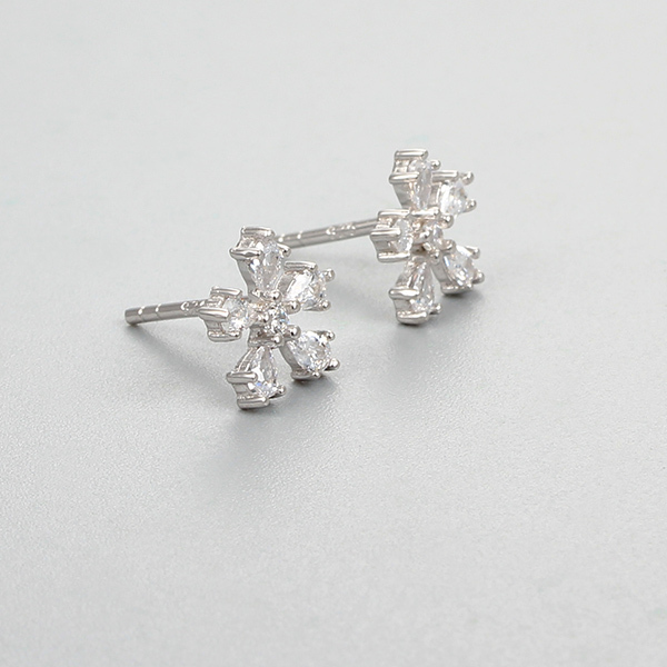 925 Sterling Silver CZ Stone Snowflake Stud Earrings