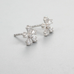 925 Sterling Silver CZ Stone Snowflake Stud Earrings