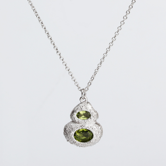 925 Sterling Silver Peridot Hammered Calabash Women Necklace