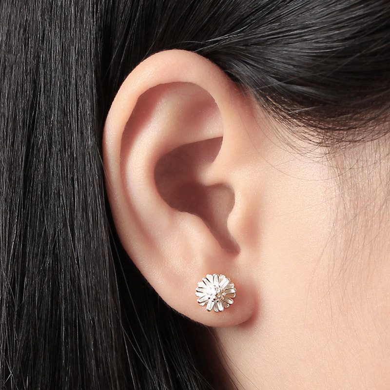 925 Sterling Silver Daisy Flower Stud Earrings