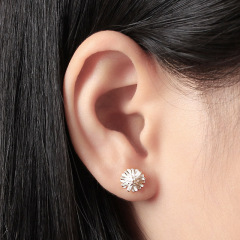 925 Sterling Silver Daisy Flower Stud Earrings