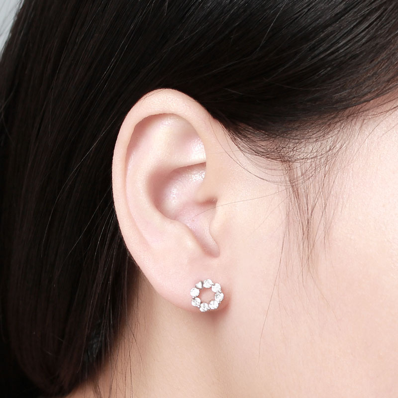 925 Sterling Silver Round Heart Stud Earrings