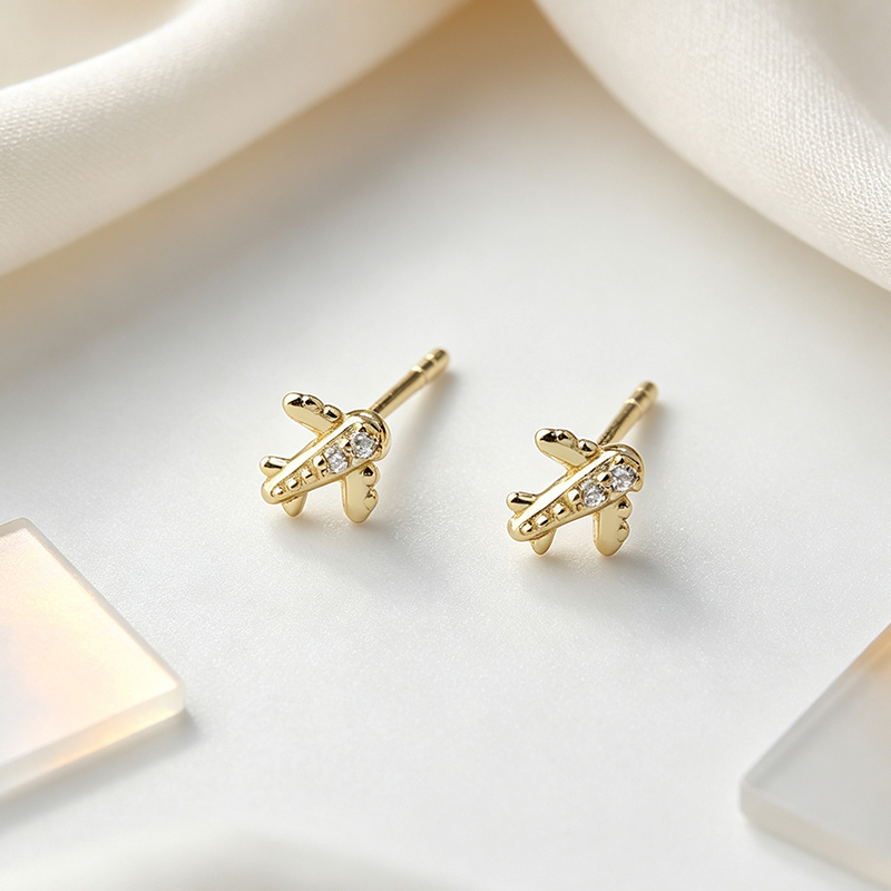 925 Sterling Silver Crocodile CZ Stud Earrings