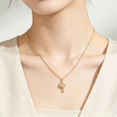 925 Sterling Silver CZ Paved Maple Leaf Pendant Necklace