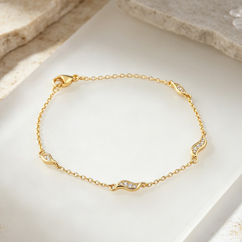 925 Sterling Silver CZ Paved Wavy Link Bracelet