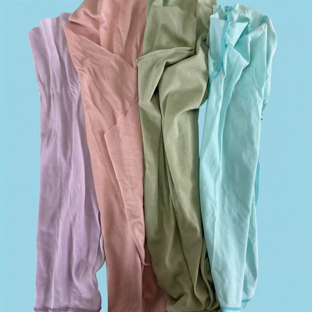 EcoWipePro light color mixed T-shirt knit rags – versatile recycled cotton wipers for workshops and light manufacturing, good stain visibility.