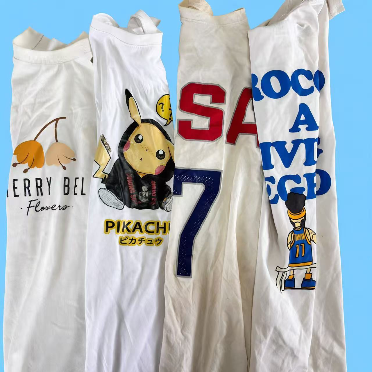 EcoWipePro printed white T-shirt knit rags – economical white-based recycled cotton wipers with prints, ideal for general maintenance and workshops.