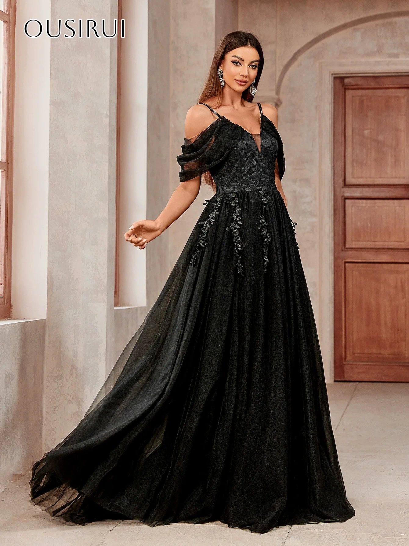 Spaghetti Straps A-line Evening Dresses Appliques Pleated Floor Length Tulle Customized Party Gowns  فساتين السهرة