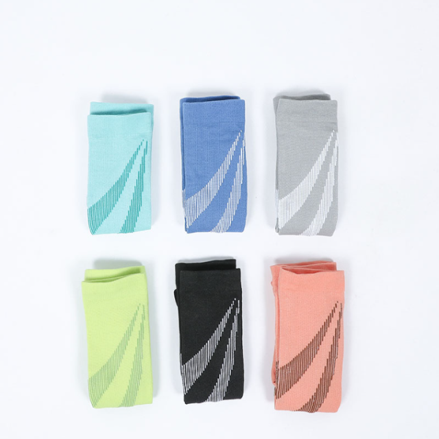 Custom Logo Men Women Knee High Sports Medical Football Nurse Compression Socks