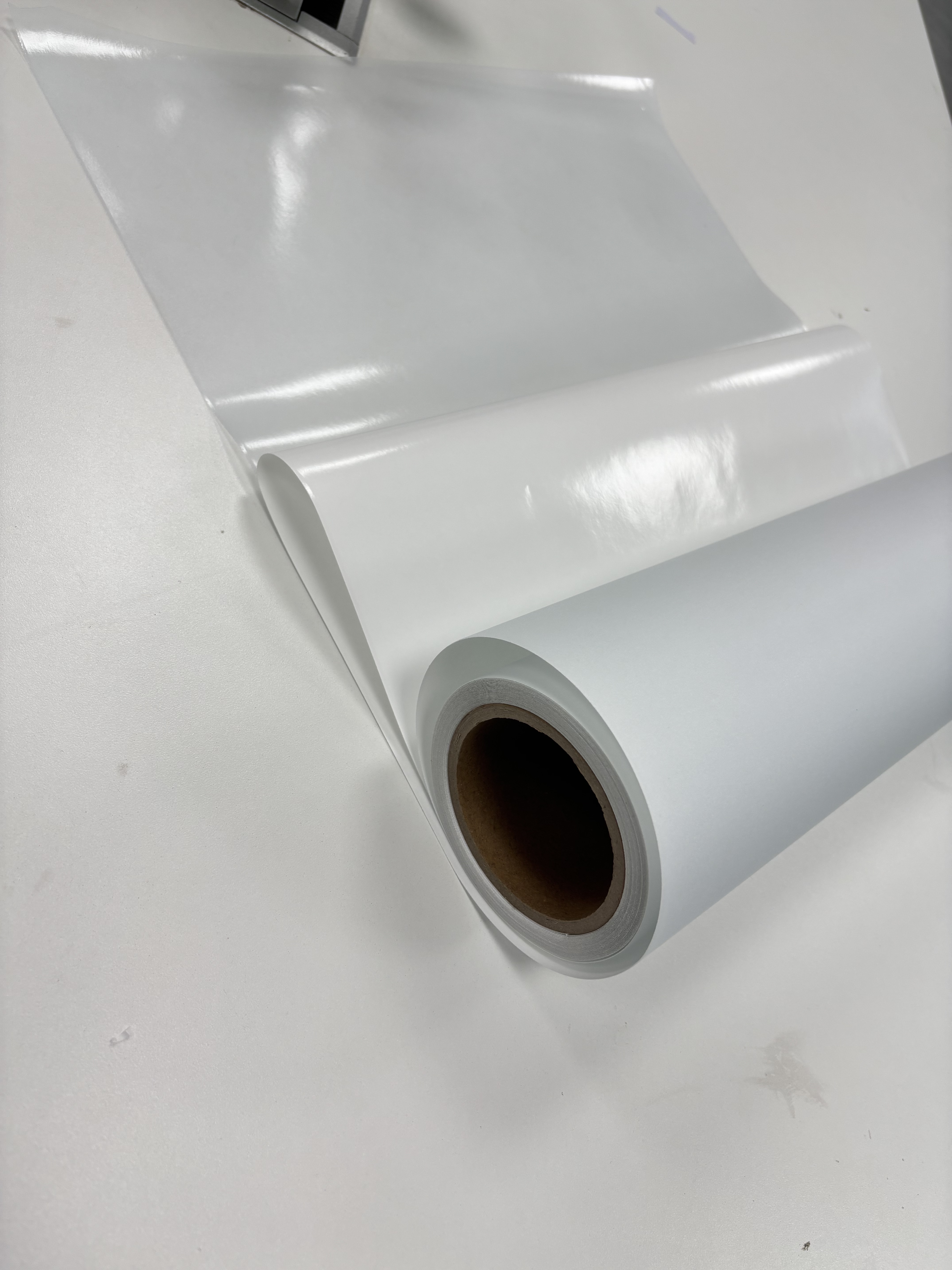 Glossy 100mic PVC Permanent Clear Adhesive Printable Vinyl Roll for Ec