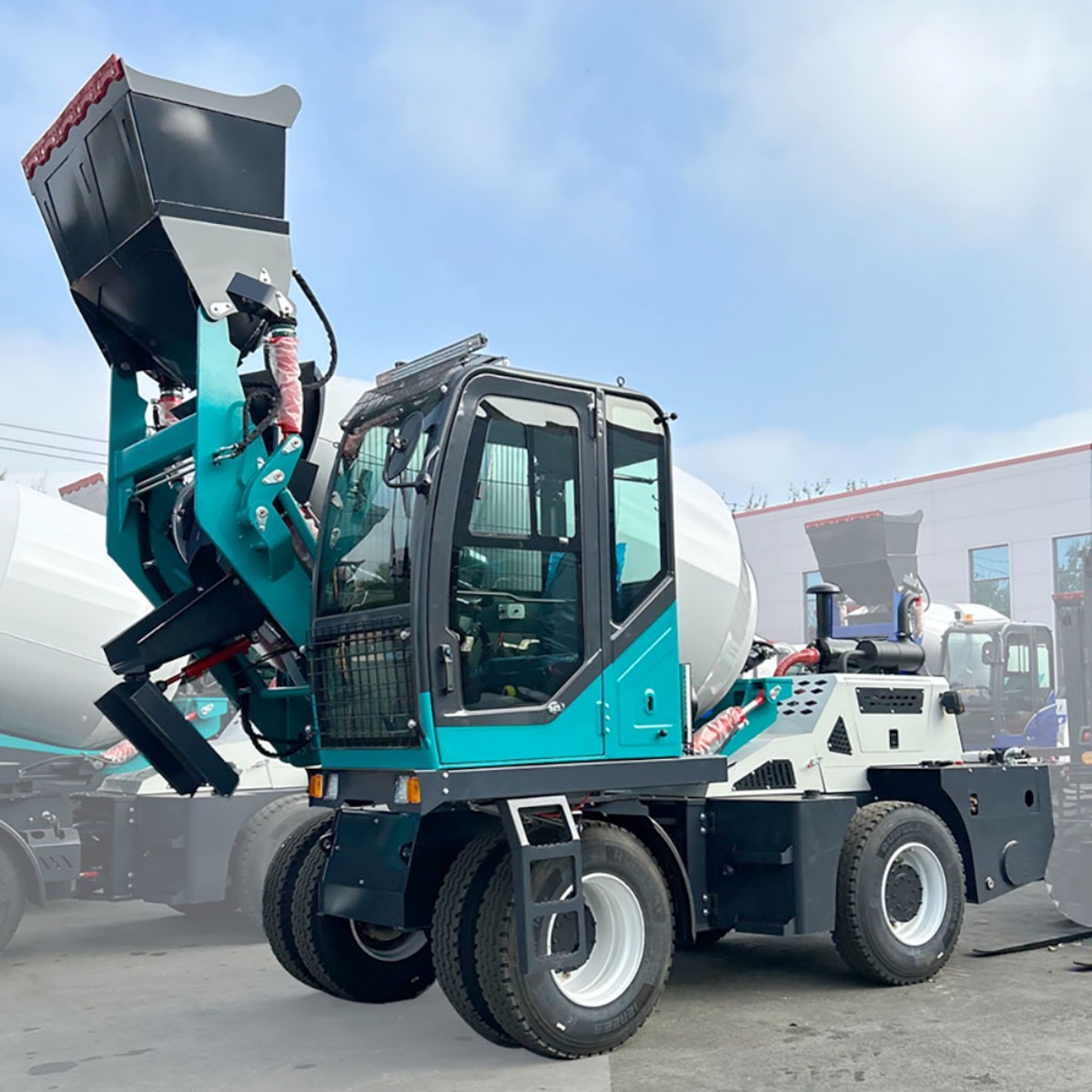 Self Loading Concrete Mixer Truck | Mobile Concrete Mixing Machine for Construction Projects