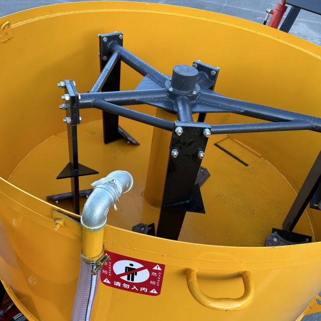 2m³ Self Loading Flat Mouth Concrete Mixer Truck | Small Mobile Concrete Mixer Machine for Construction