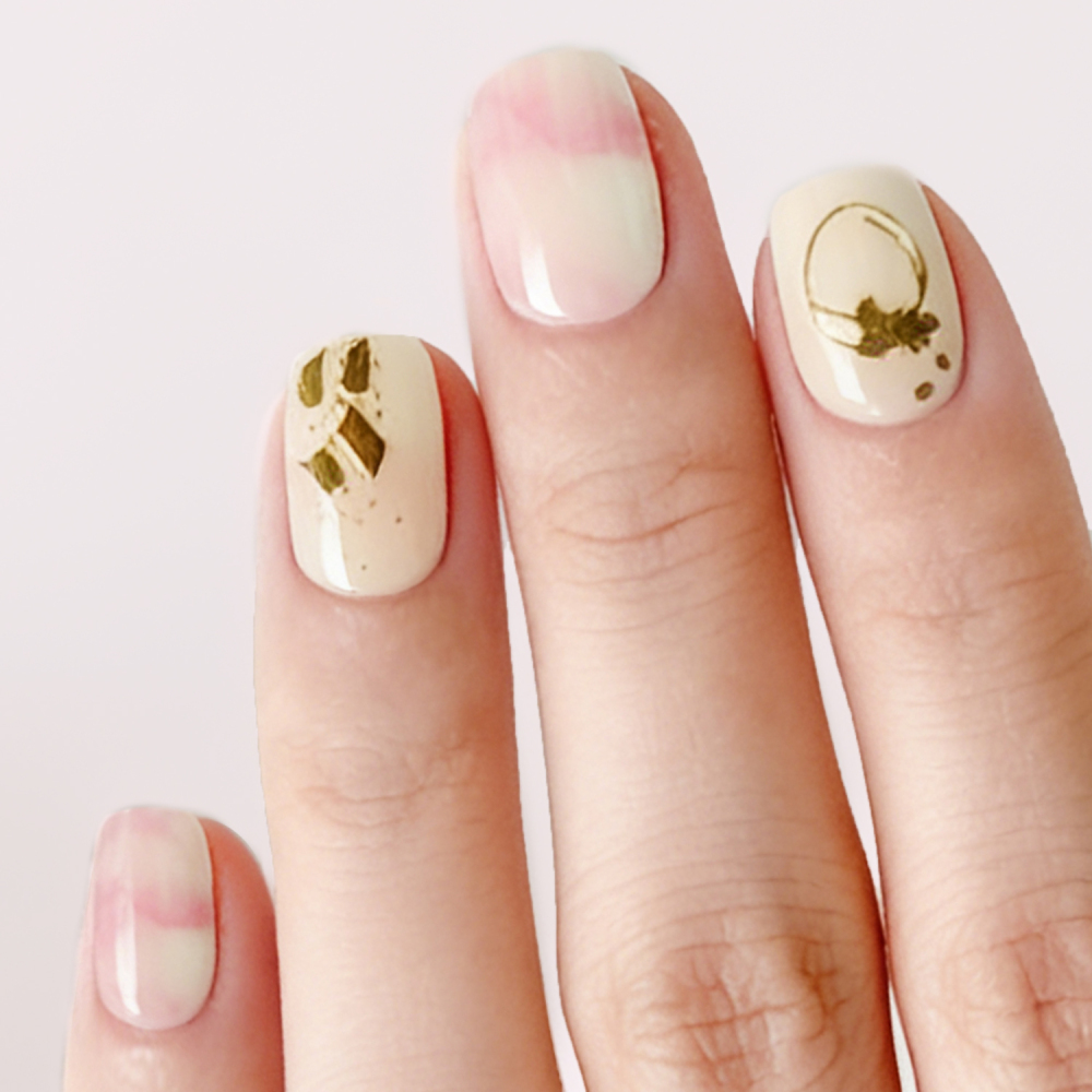Minimalist Pink Gold Nail Art
