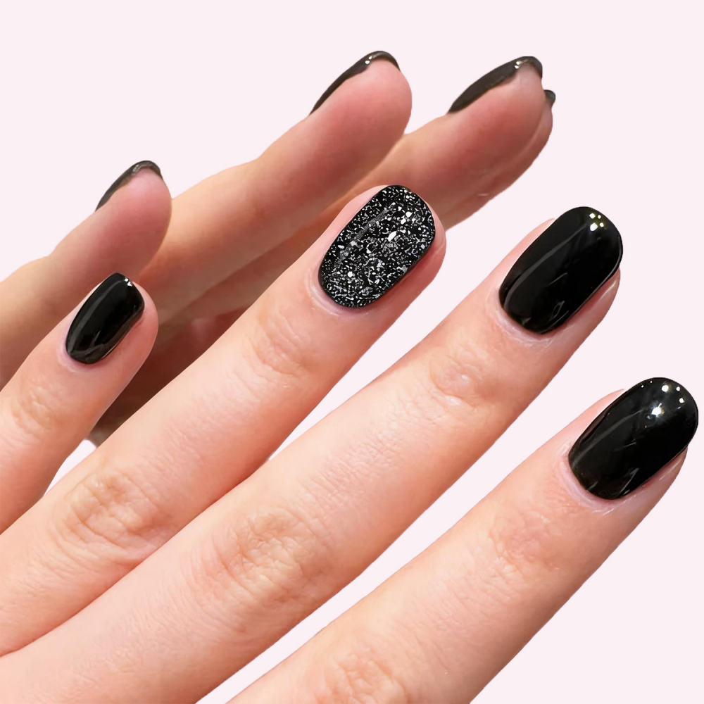 Shiny Black Gradient Nails