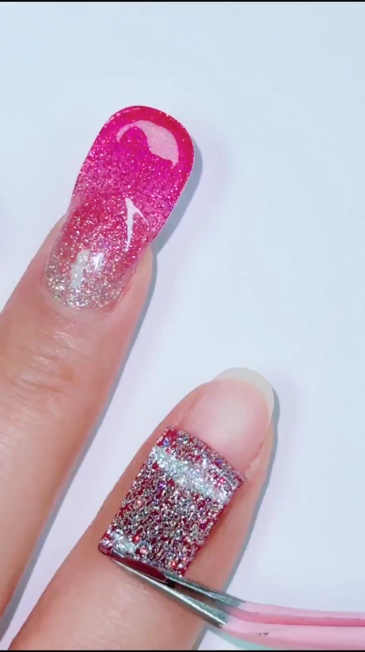 Pink to Red Glitter Ombre Gel Nail Strips