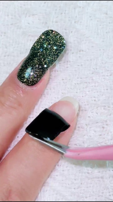 Velvet Black Magnetic Nail Art