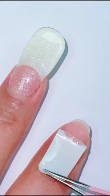Nude Pink Glitter French Tip Gel Nail Strips