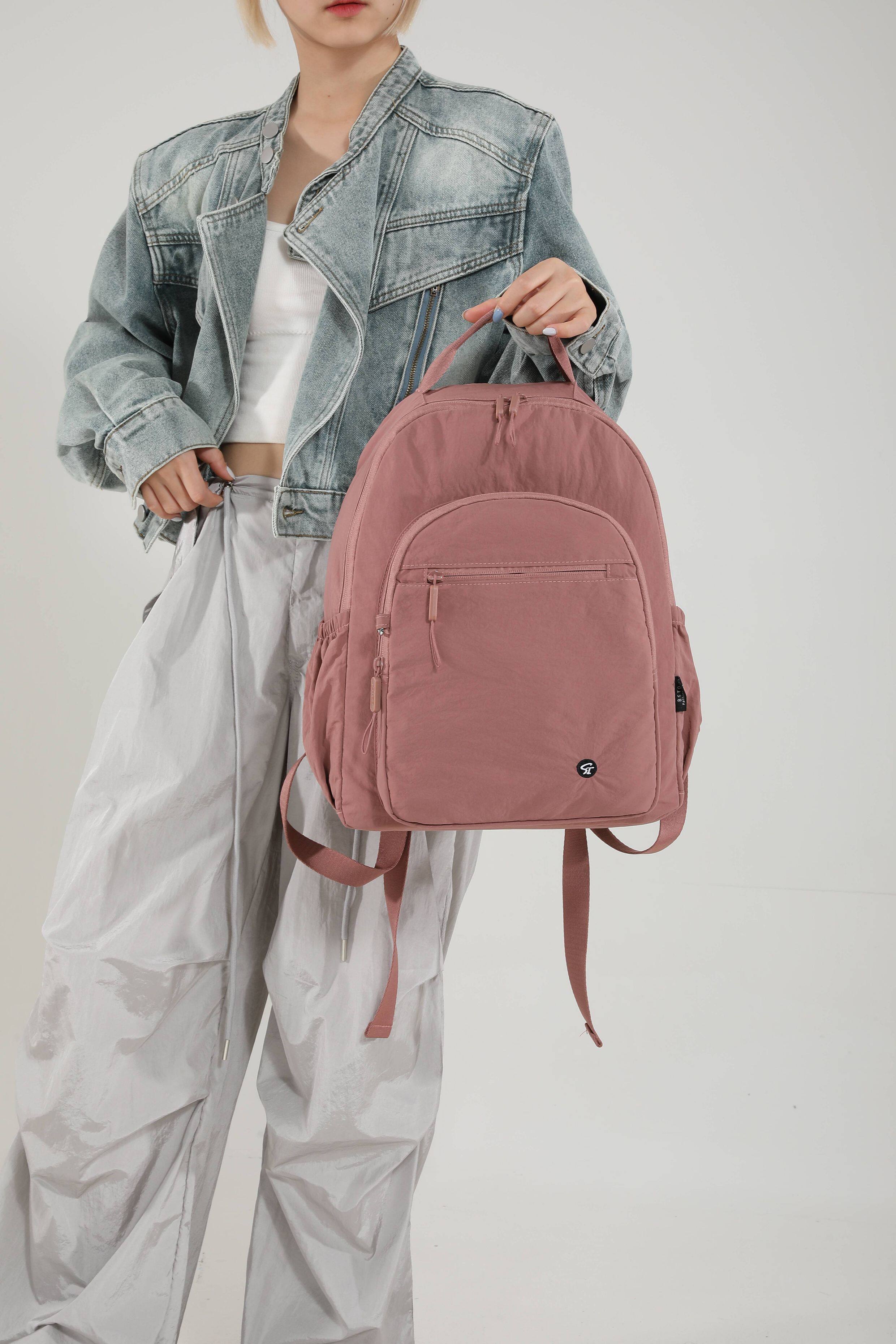 Handheld carrying style