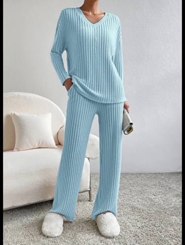 New Autumn European and American Style, Casual & Comfortable Straight-Leg Pants, Elegant Loose V-Neck Ribbed Knit