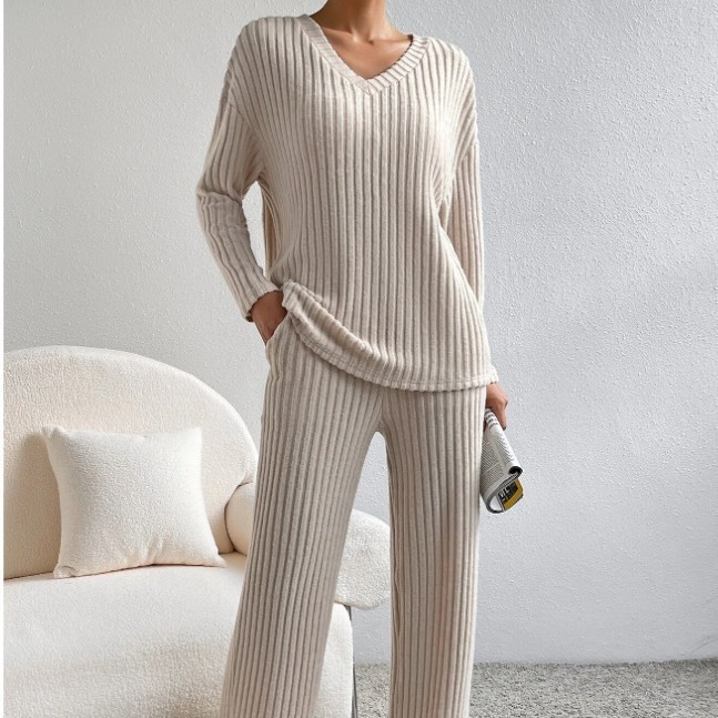 New Autumn European and American Style, Casual & Comfortable Straight-Leg Pants, Elegant Loose V-Neck Ribbed Knit