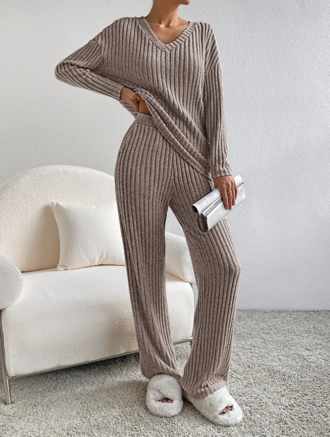 New Autumn European and American Style, Casual & Comfortable Straight-Leg Pants, Elegant Loose V-Neck Ribbed Knit