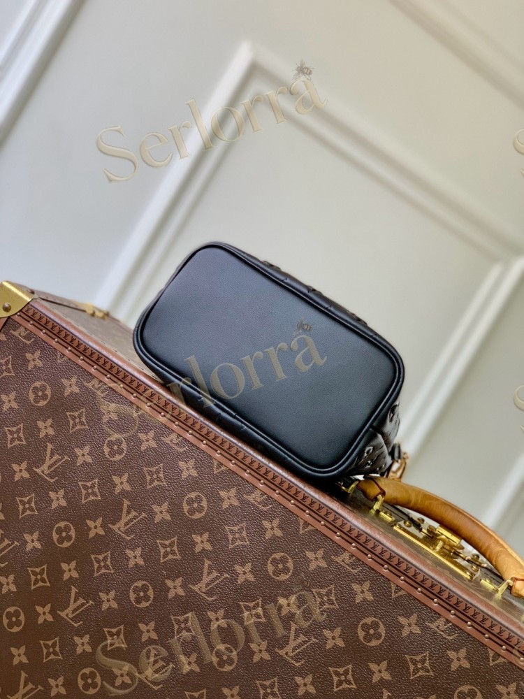 LV Coussin Bucket