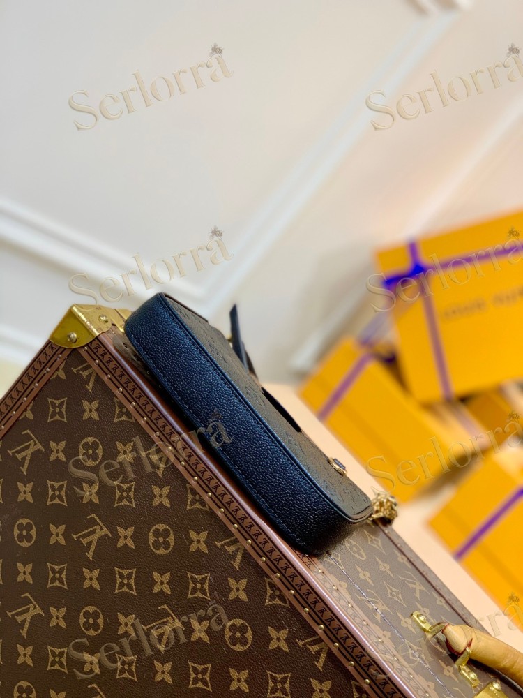 LV Easy Pouch On Strap