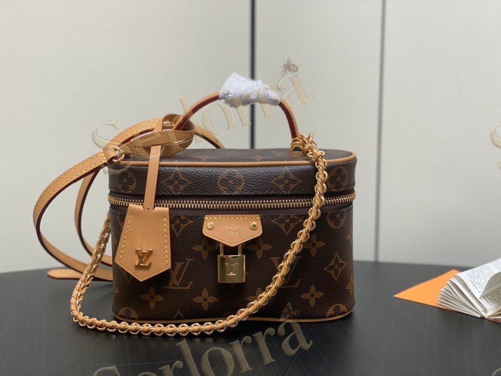LV Vanity Chain Pouch
