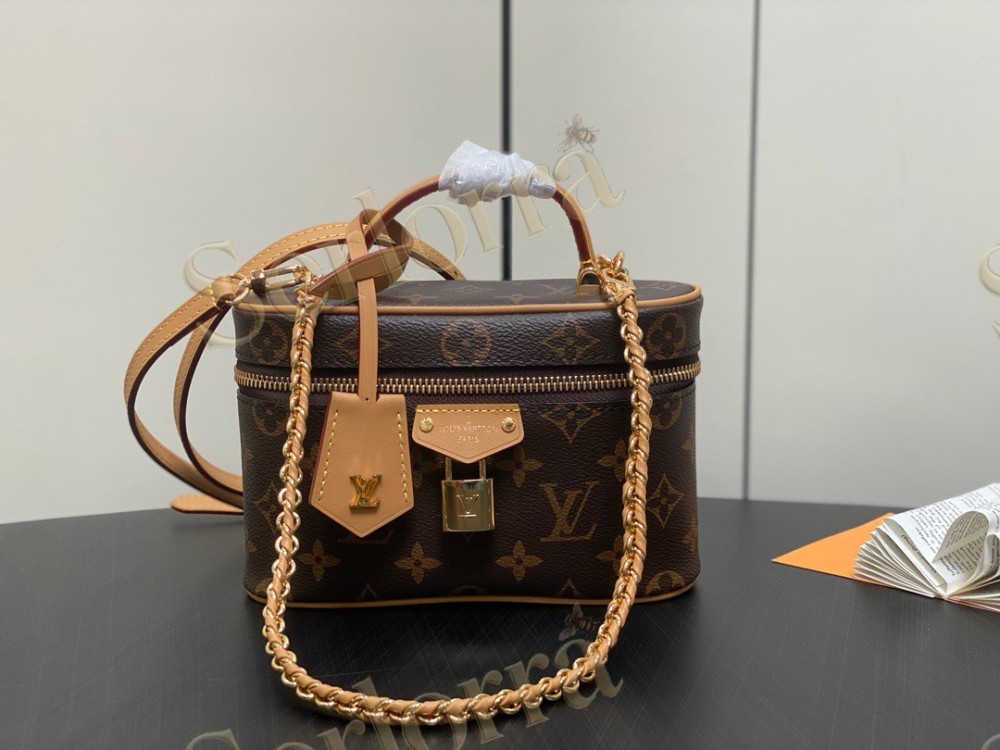 LV Vanity Chain Pouch