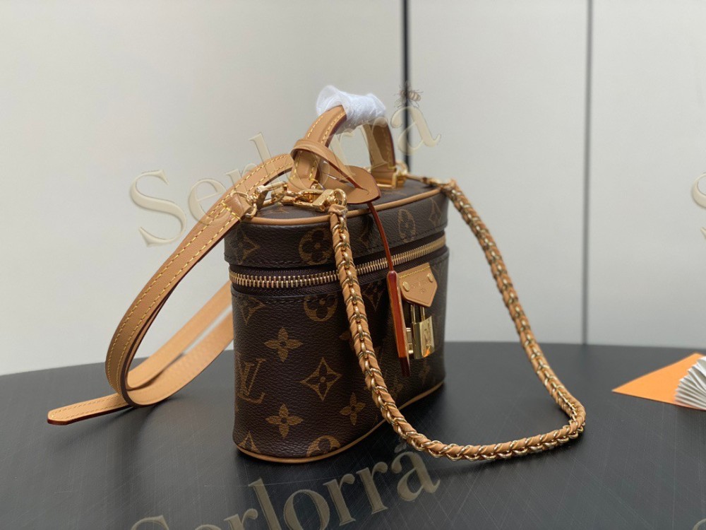 LV Vanity Chain Pouch