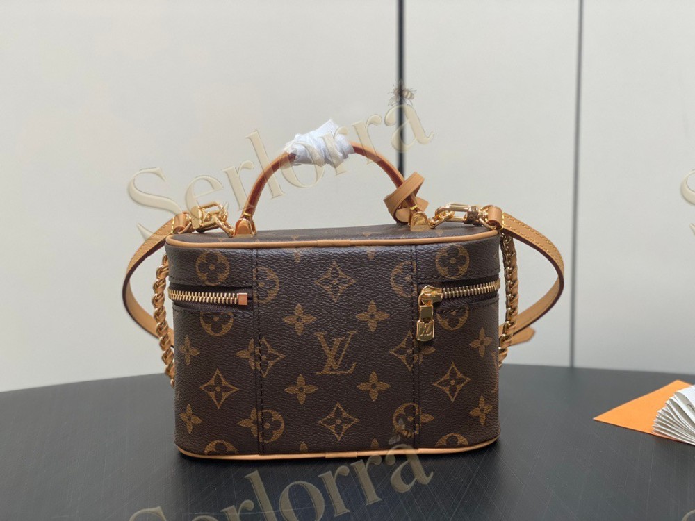 LV Vanity Chain Pouch