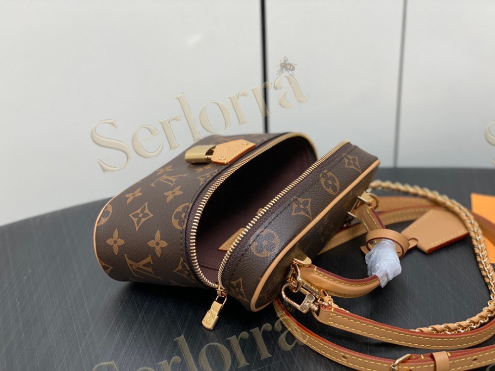LV Vanity Chain Pouch
