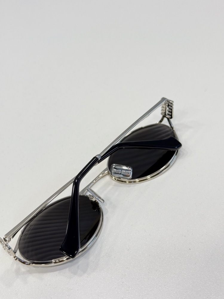 Miu Miu Logo sunglasses