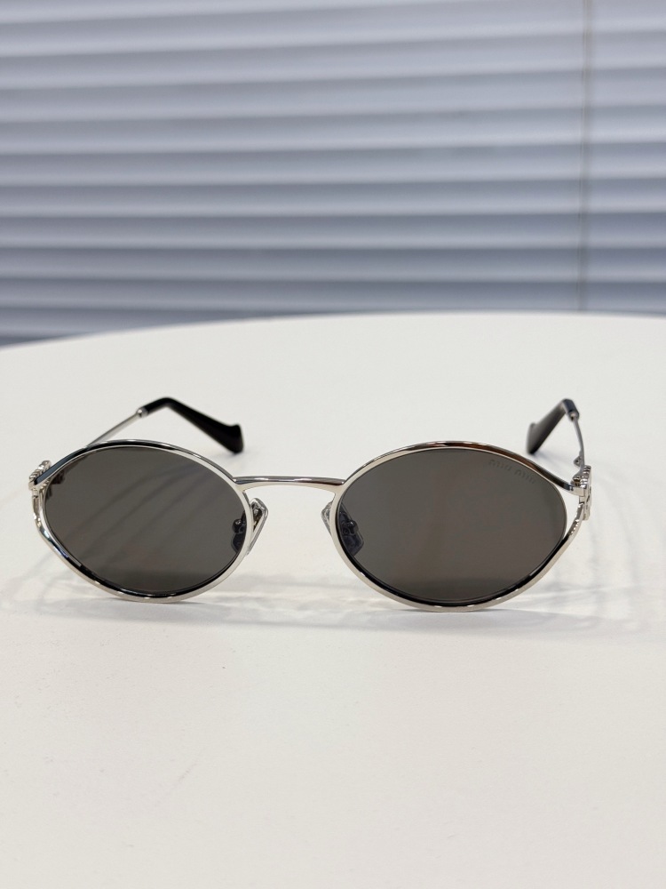 Miu Miu Logo sunglasses