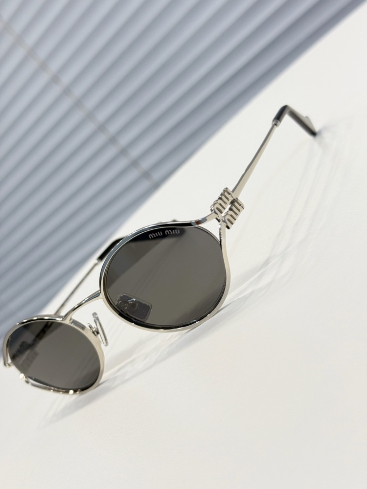 MIUMIU SUNGLASSES
