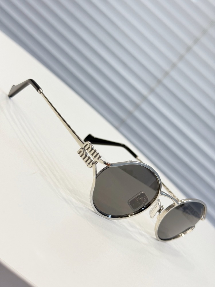Miu Miu Logo sunglasses