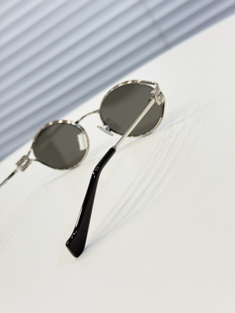 MIUMIU SUNGLASSES