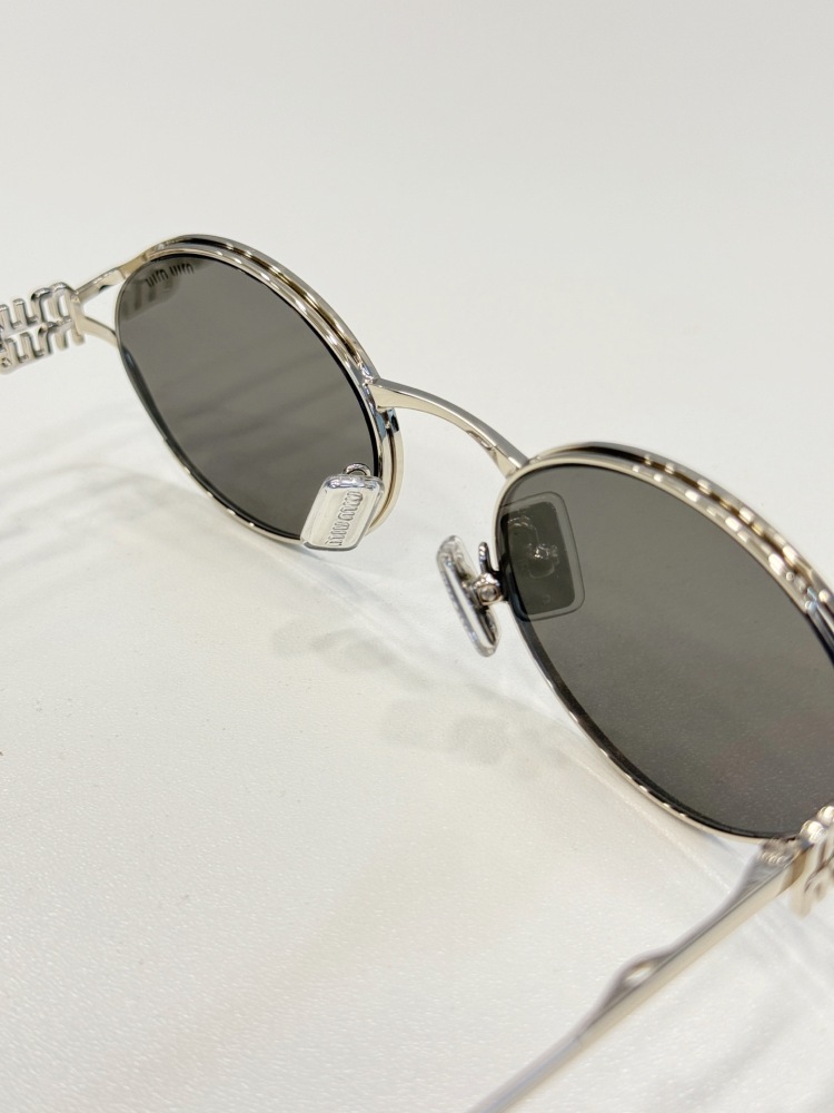 Miu Miu Logo sunglasses