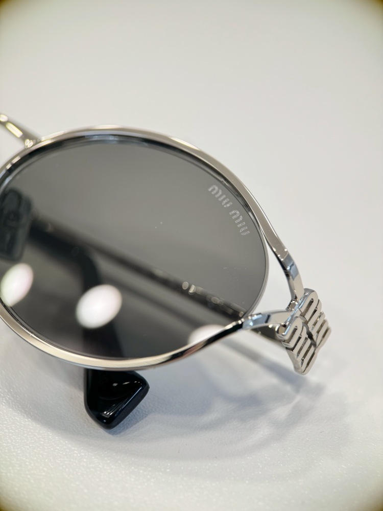 Miu Miu Logo sunglasses