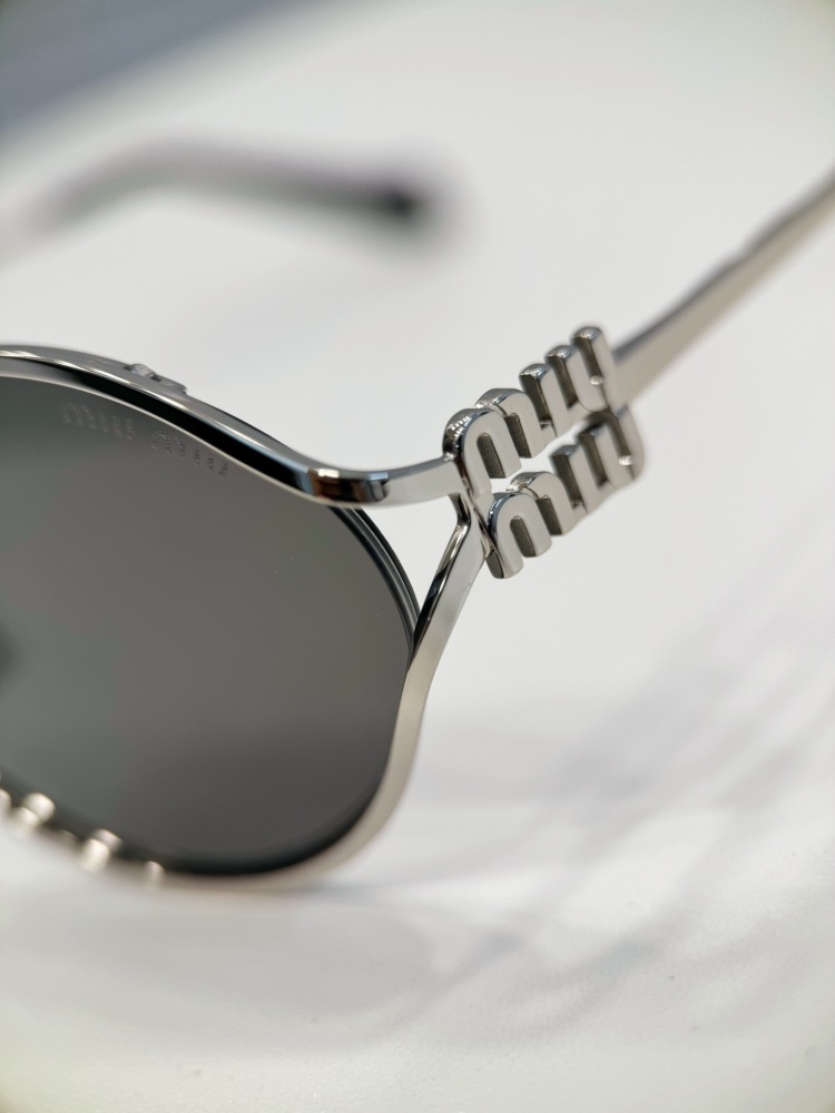 Miu Miu Logo sunglasses