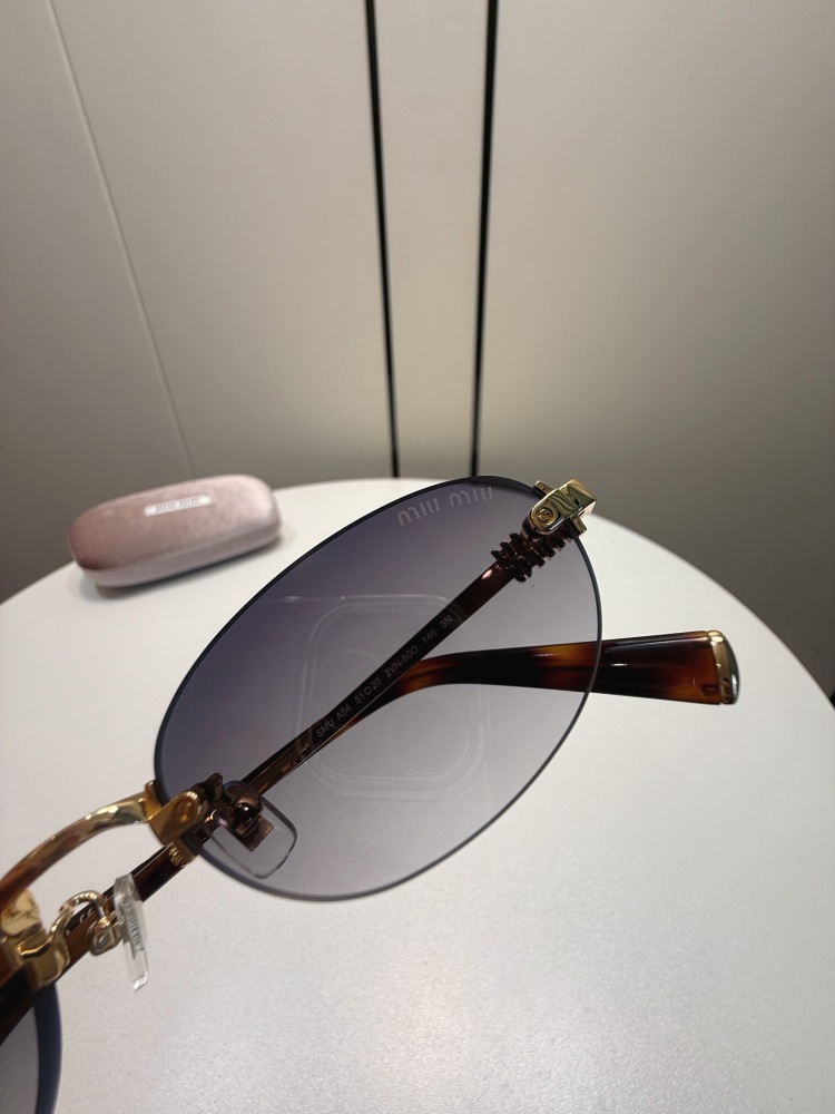 Miu Miu Logo sunglasses