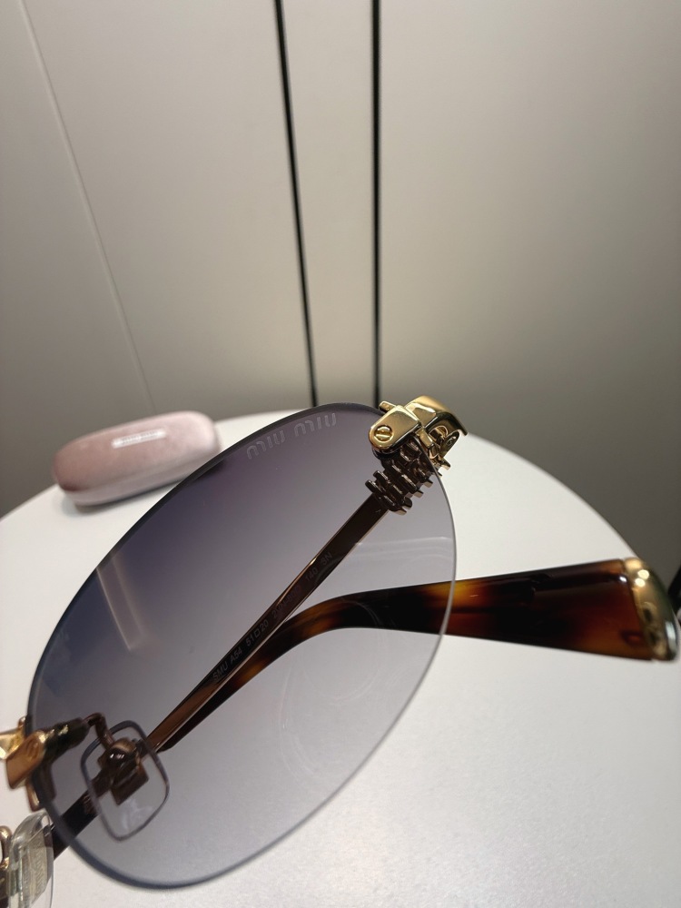 Miu Miu Logo sunglasses