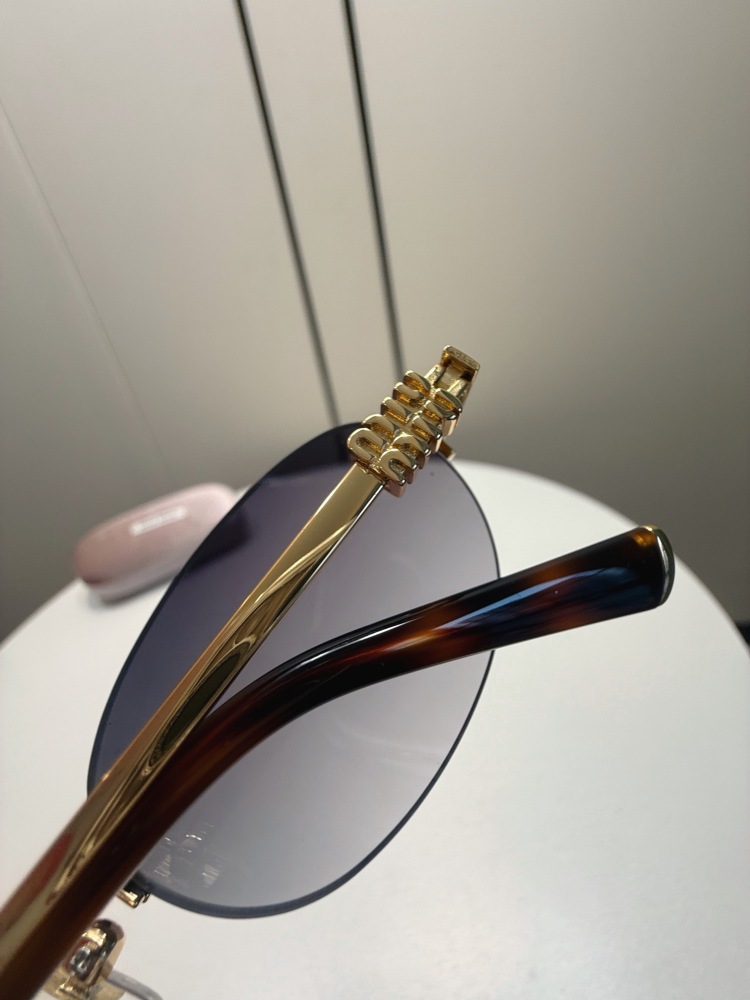 Miu Miu Logo sunglasses