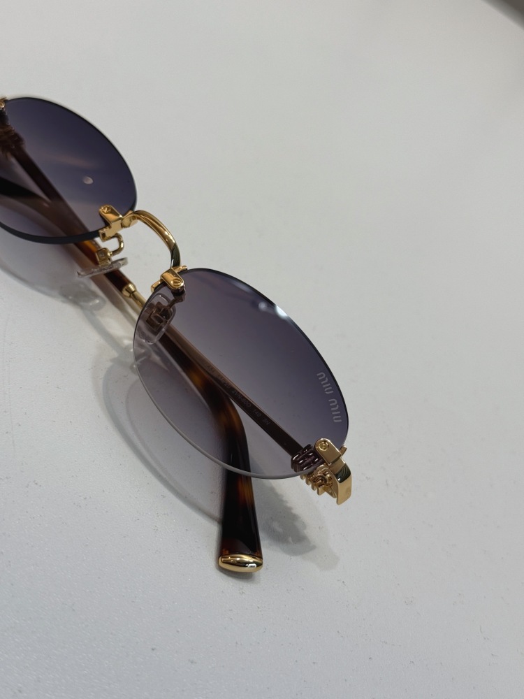 Miu Miu Logo sunglasses