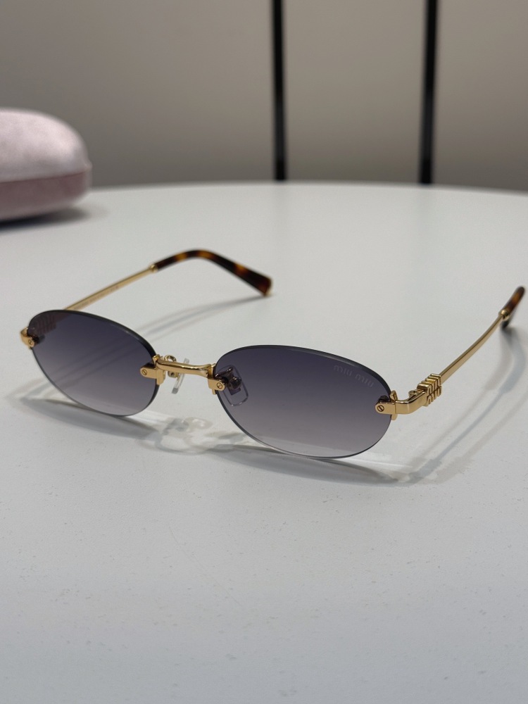 Miu Miu Logo sunglasses
