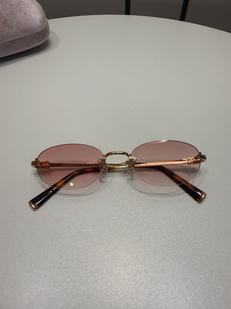 Miu Miu Logo sunglasses