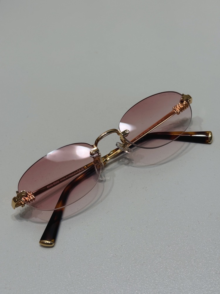 Miu Miu Logo sunglasses